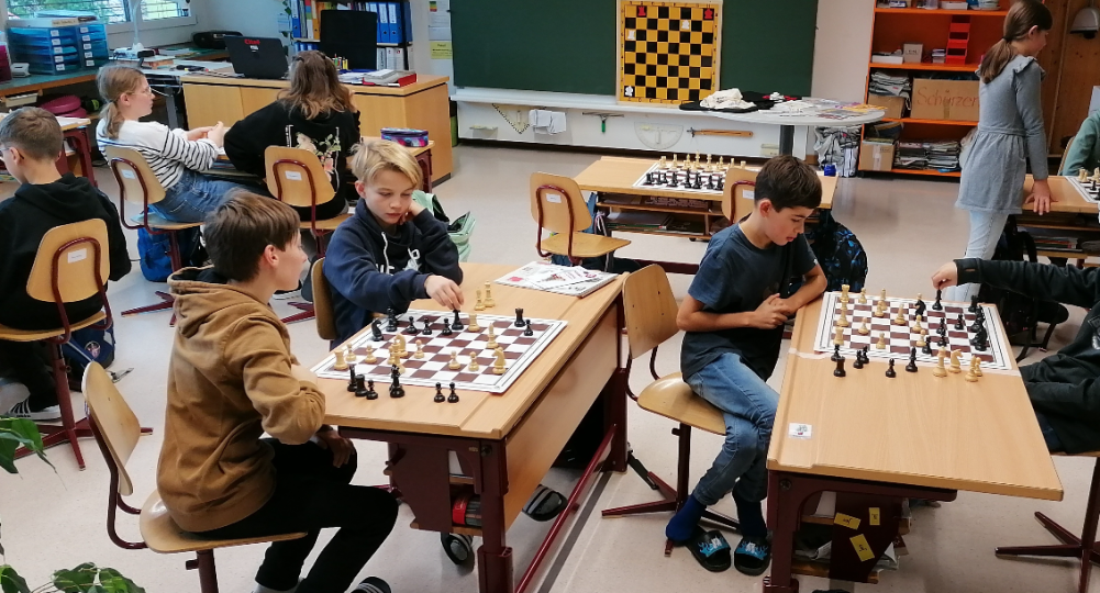 Jouez aux échecs avec un Grand-Maître!